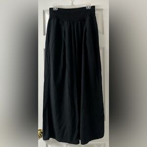 Wide leg pleated linen pants
